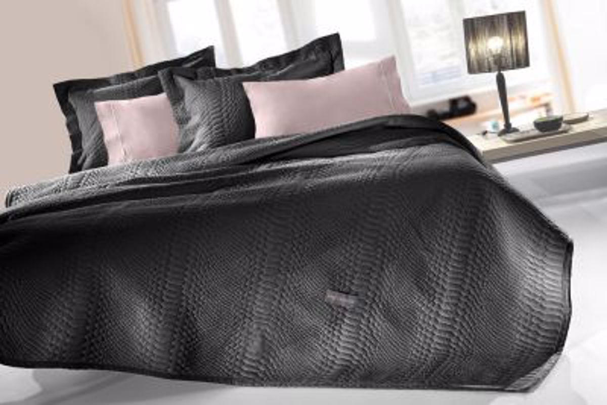 Guy Laroche Capsule Kouberta Anthracite Moni 160X220ek Me Doro Diakosmitiki Maxilarothiki