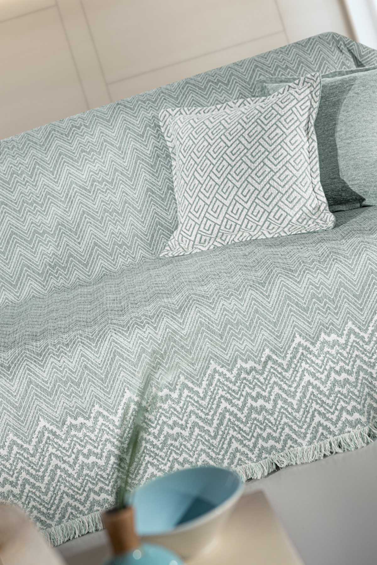 Guy Laroche Rixtari Poluthronas Marvin Ocean me duo opseis teleiomatos 180x150cm