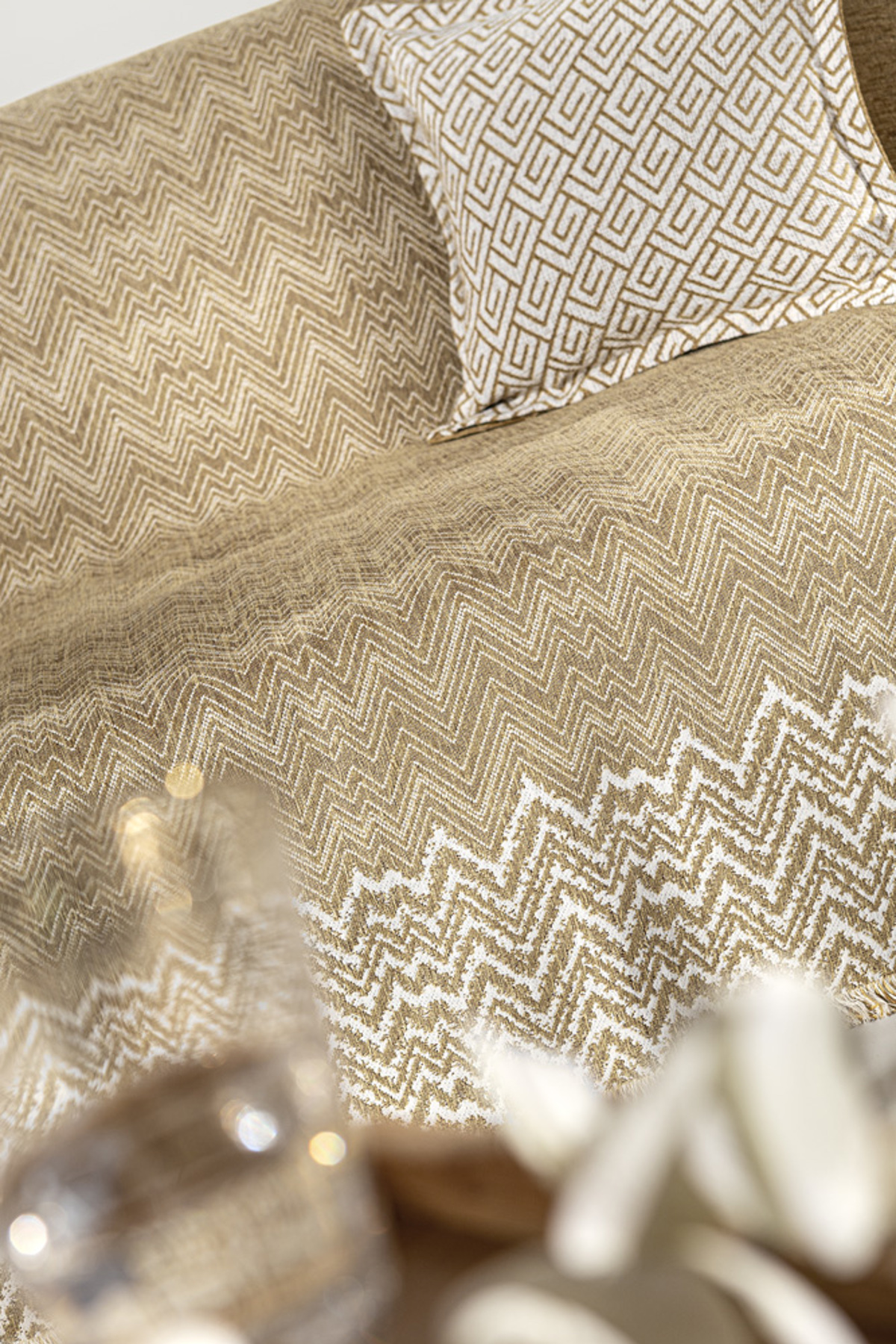 Guy Laroche Rixtari Dithesiou Kanape Marvin Golden 180x250cm