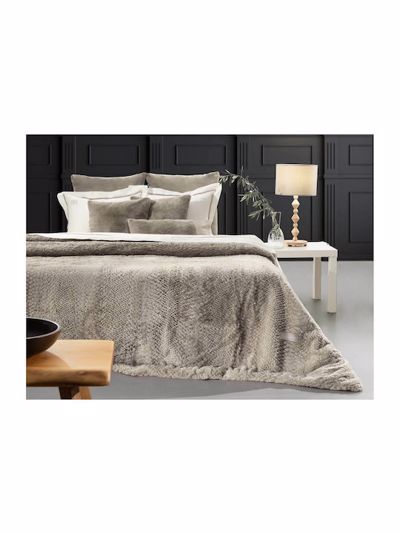 Guy Laroche Γούνινη κουβέρτα Crusty Mink 220x240 1113086219004