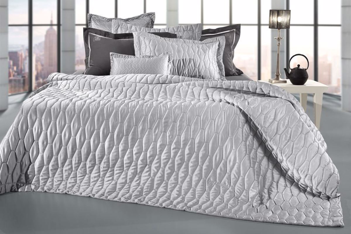 Guy Laroche Set Kouberli King Size Art Silver 240x250cm me Duo Diakosmitikes Maxilarothikes 50x70cm