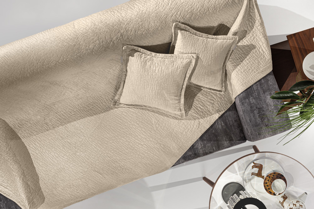 Guy Laroche Rixtari 2thesiou kanape 170X250 & diakosmitiki maxilarothiki 40X40