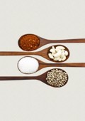 ROLER ME PsIFIAKI EKTuPOSI KOuTALES ME MPAXARIKA ''SPICES & SEASONINGS'' E109