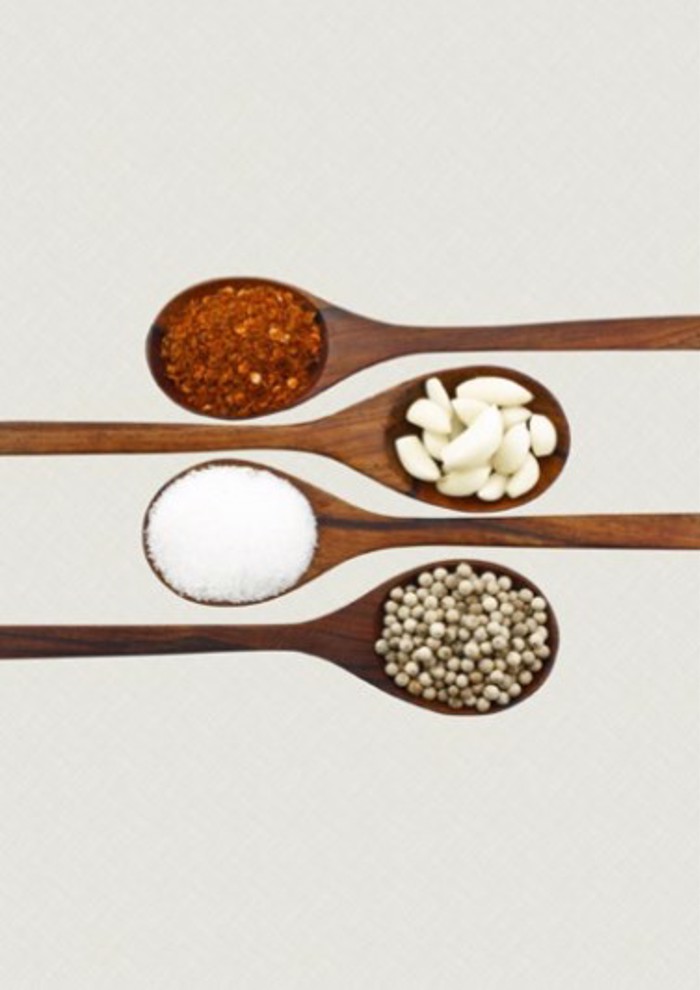 ROLER ME PsIFIAKI EKTuPOSI KOuTALES ME MPAXARIKA ''SPICES & SEASONINGS'' E109